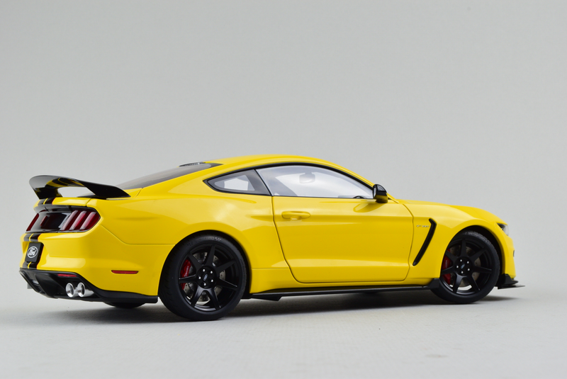 Illustration for article titled Mustang Monday: AUTOart Ford Shelby GT-350R